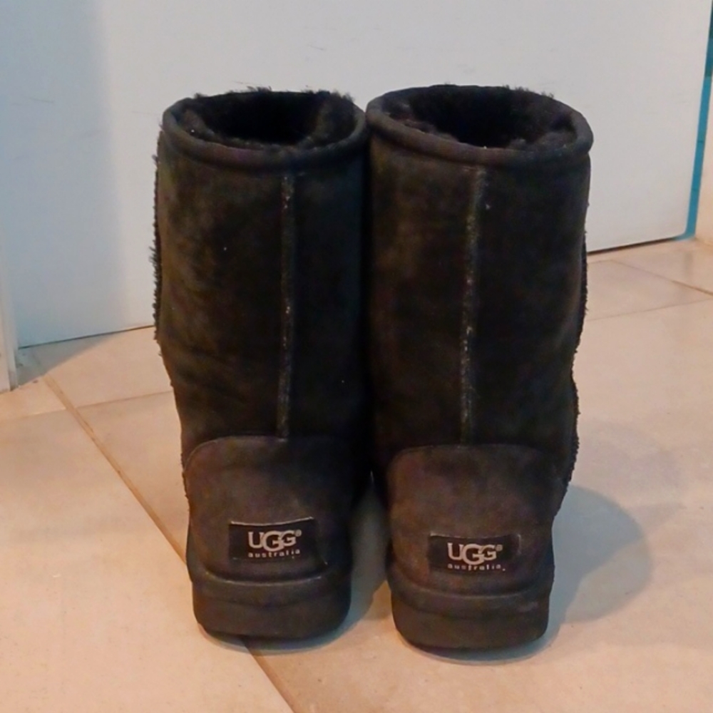 UGG CLASSIC SHORT II BOOTS - Picture 3 of 6